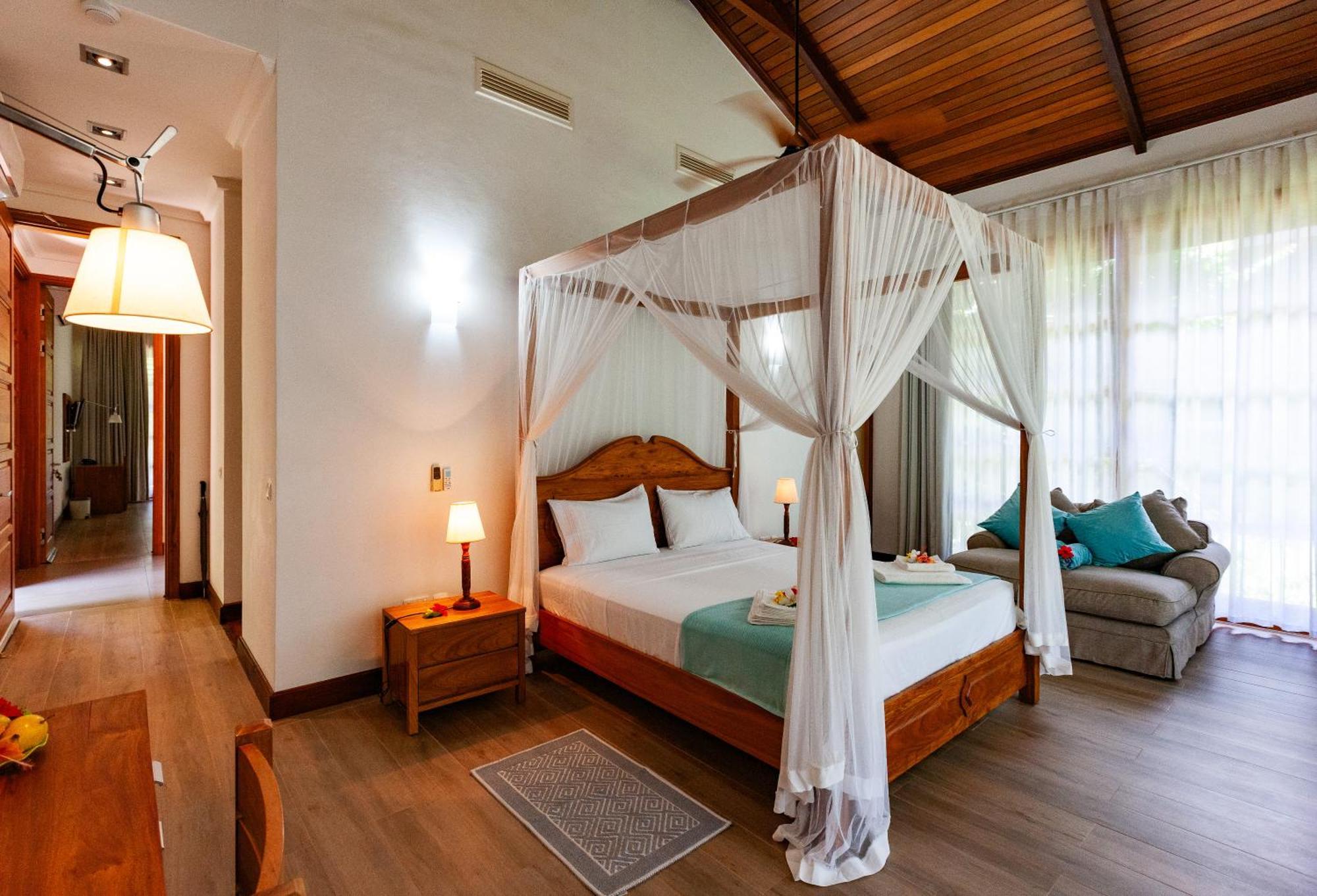 Anse Lazio Lodge *